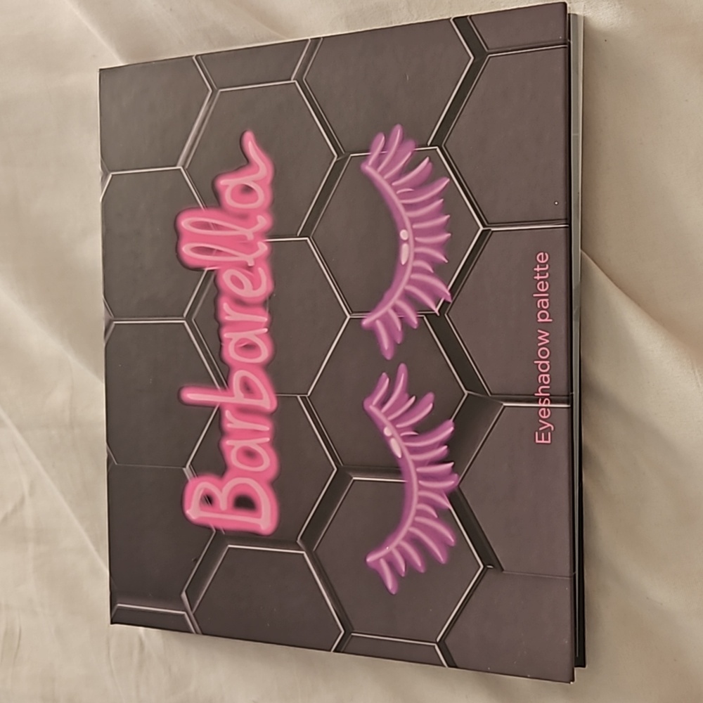 Beebeauty London BARBARELLA Eye Shadow Palette New 20 Shades